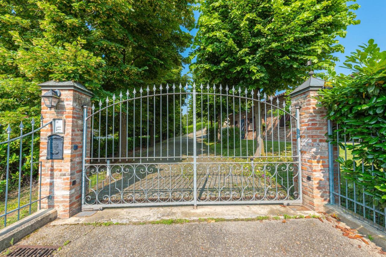 Villa Cornelia , Entire Villa With Private Pool Corneliano d'Alba Exterior photo