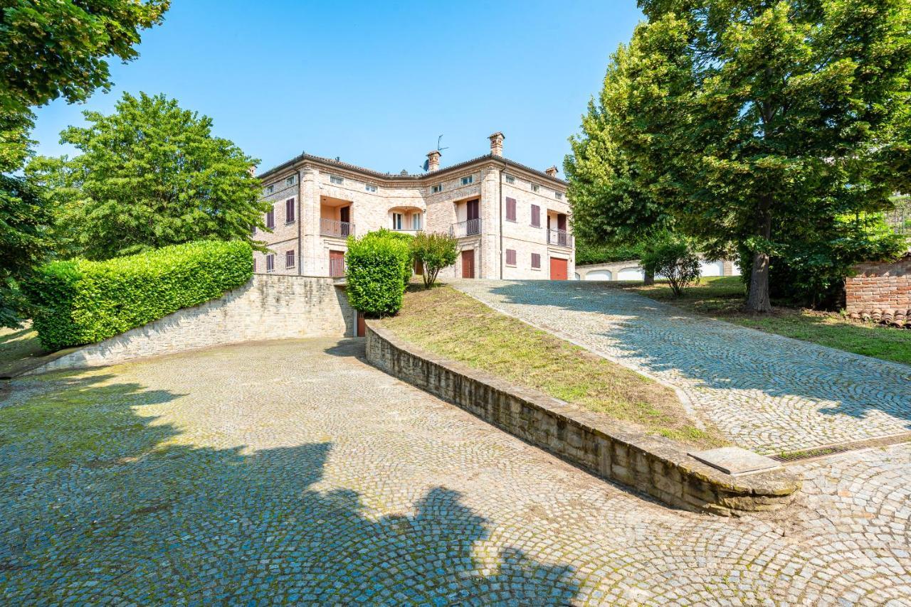 Villa Cornelia , Entire Villa With Private Pool Corneliano d'Alba Exterior photo