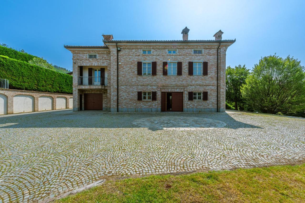 Villa Cornelia , Entire Villa With Private Pool Corneliano d'Alba Exterior photo