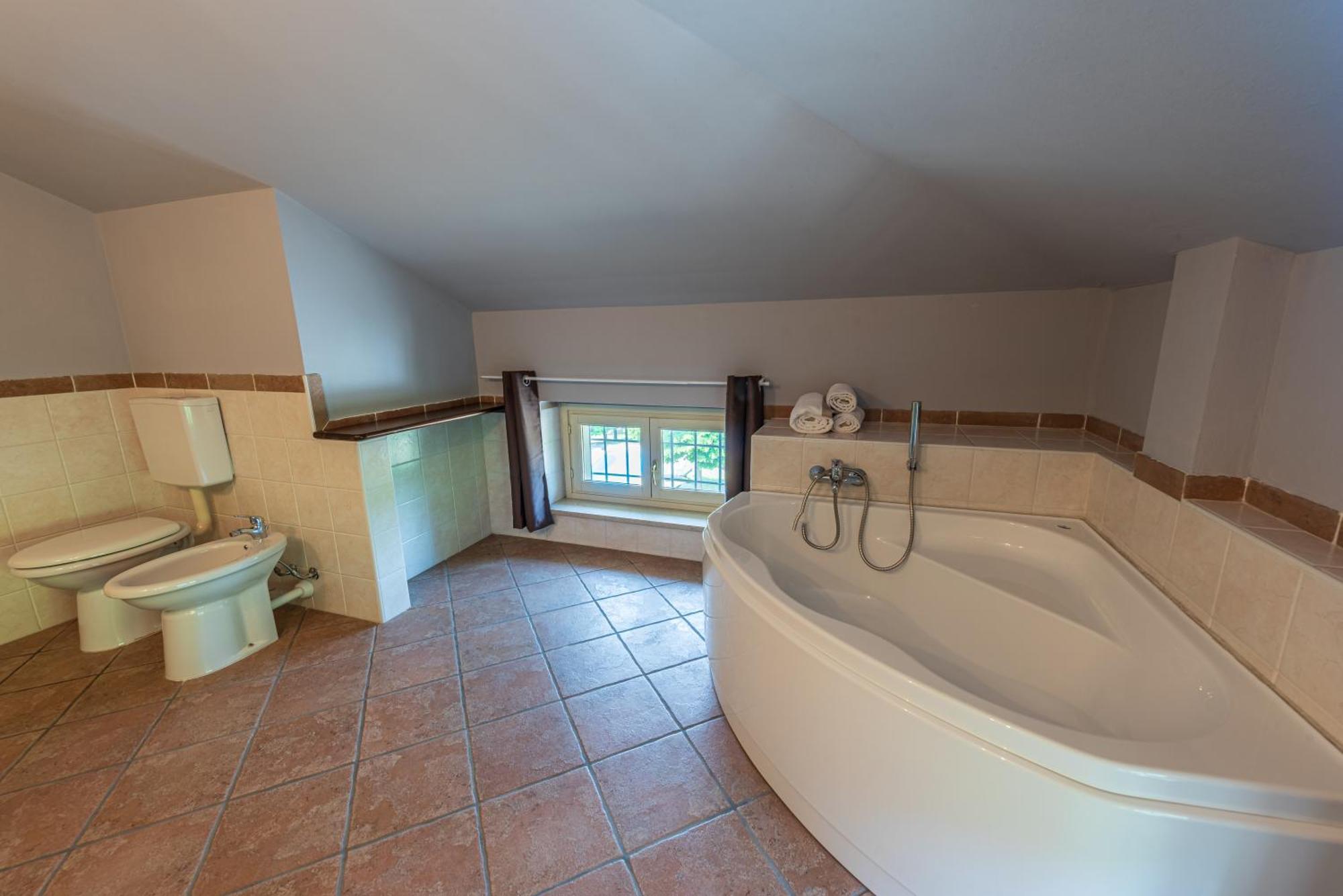 Villa Cornelia , Entire Villa With Private Pool Corneliano d'Alba Exterior photo