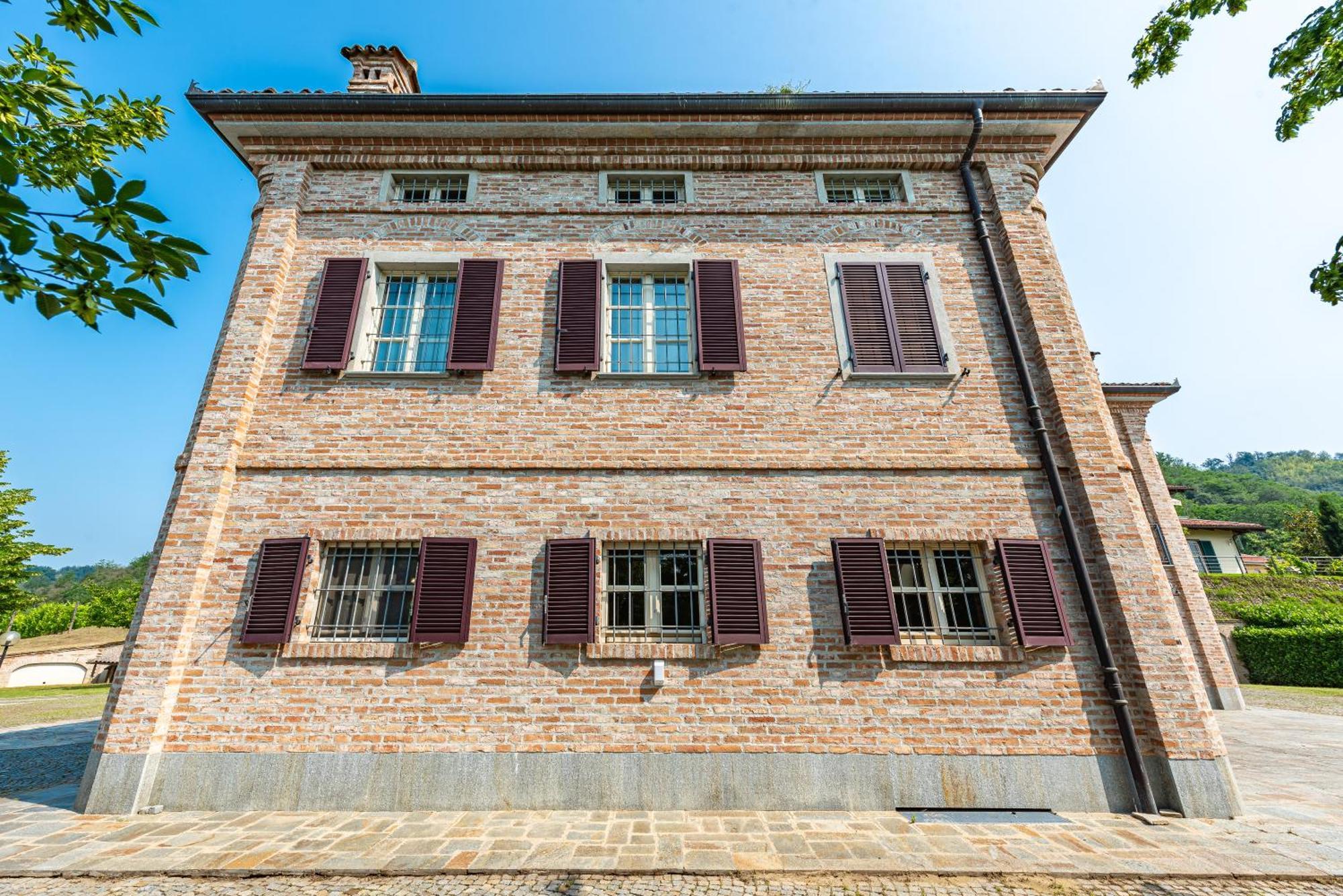 Villa Cornelia , Entire Villa With Private Pool Corneliano d'Alba Exterior photo